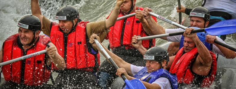 family-white-water-rafting
